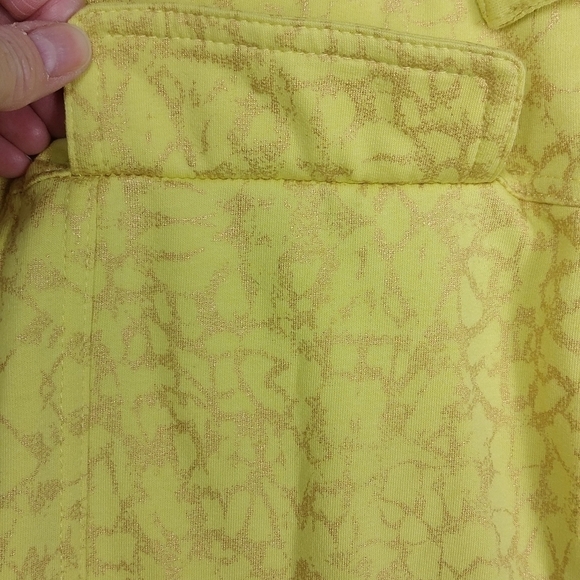 Onque woman women's 3X neon yellow light jacket with snaps in the front - Picture 4 of 13